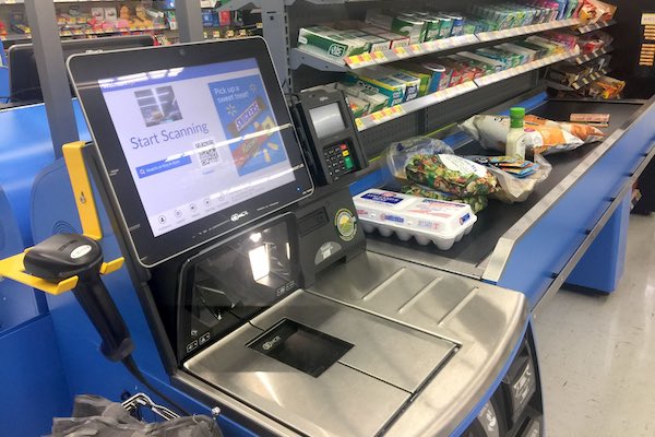 Кражи, неисправные КСО и растущие очереди вынуждают Walmart переосмыслить систему самообслуживания 