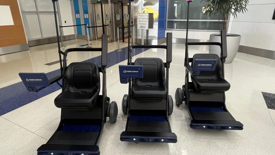 Автономные инвалидные кресла развернуты в аэропорту Детройта