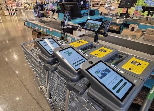 Amazon продолжает продвижение смарт тележек Dash Carts в магазинах Whole Foods Market в США