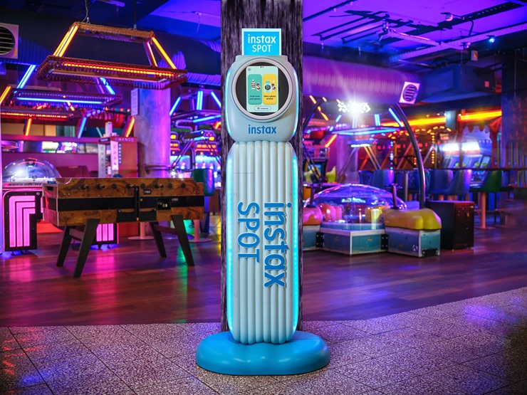 Fujifilm представил фотобудку и станцию печати instax SPOT™