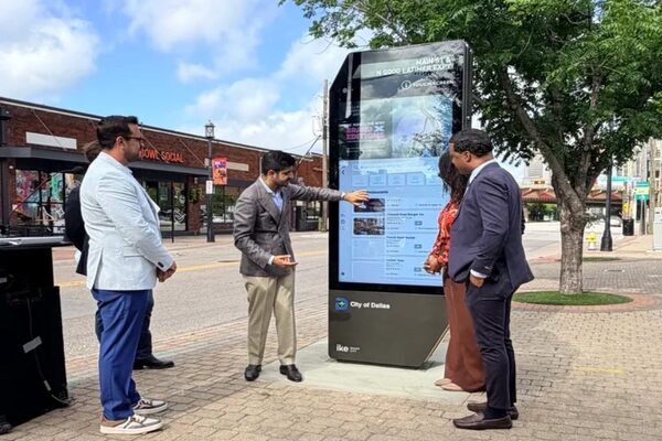 Даллас запустил свою сеть интерактивных цифровых киосков Ike Smart City