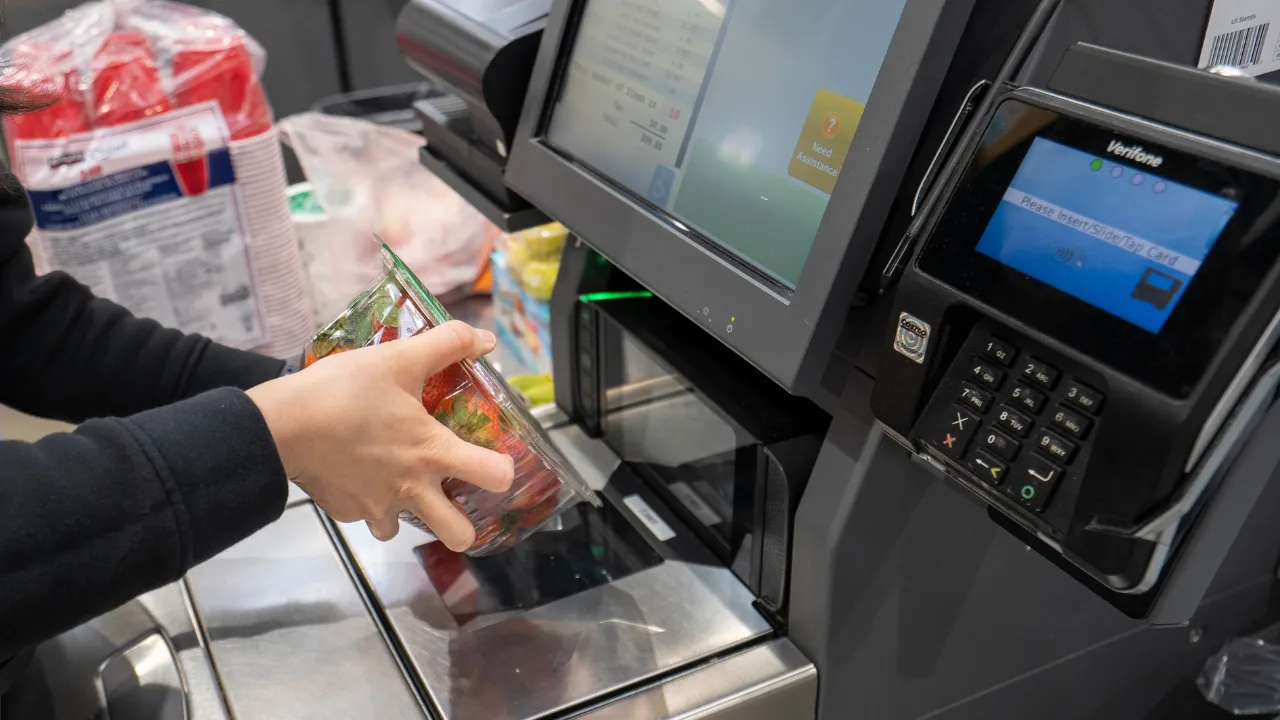 Американцы вводят ограничения для касс самообслуживания в продуктовых магазинах