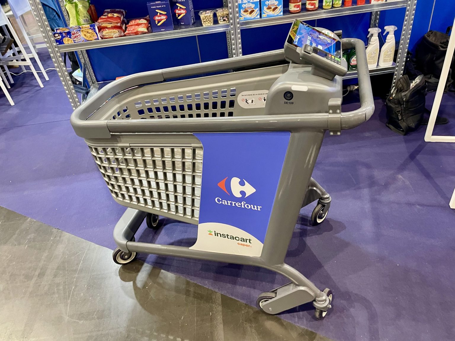 Компания Carrefour Belgium тестирует умную тележку для покупок от Instacart