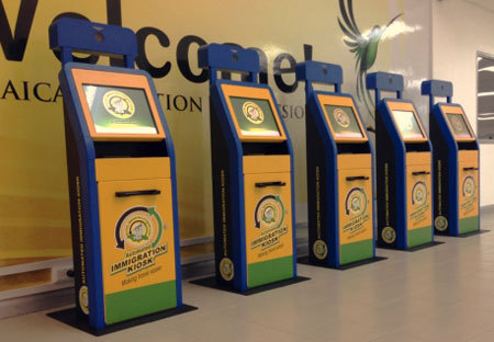 В аэропортах Ямайки установили автоматизированные киоски пограничного контроля
