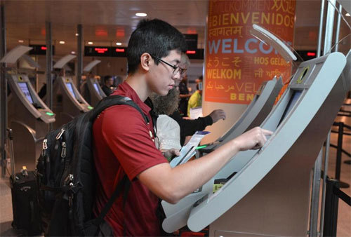 Киоски самообслуживания установили на таможенном пункте международного аэропорта «Логан» в Бостоне