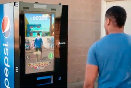 Интерактивный вендинг автомат Pepsi для поклонников футбола