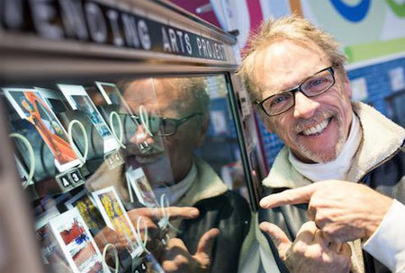Лондонский вендинговый автомат продает произведения искусства
