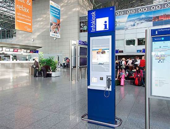 Интерфейс информационных киосков аэропорта Франкфурта теперь и на русском языке