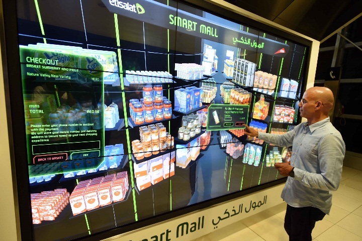Интерактивные экраны для онлайн-покупок появятся в метро Дубая