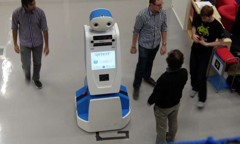 Амстердамский аэропорт Схипхол принимает на работу робота гида