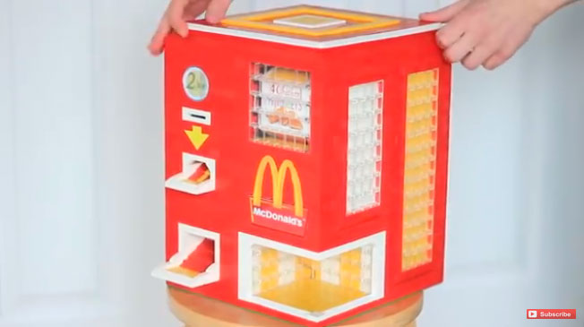 Вендинг автомат из LEGO может продавать наггетсы от McDonald