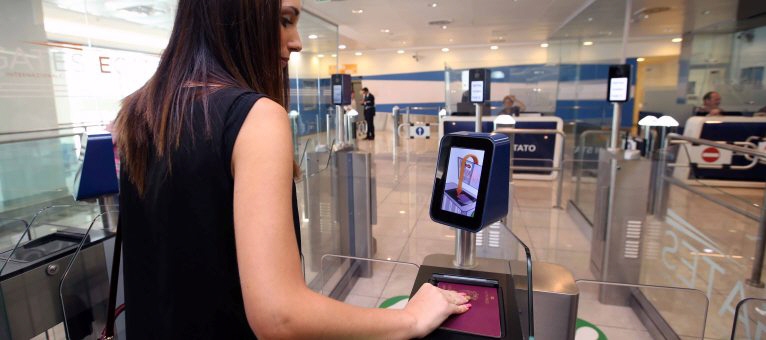 Автоматизированный паспортный контроль запустили в Аэропорту Неаполя