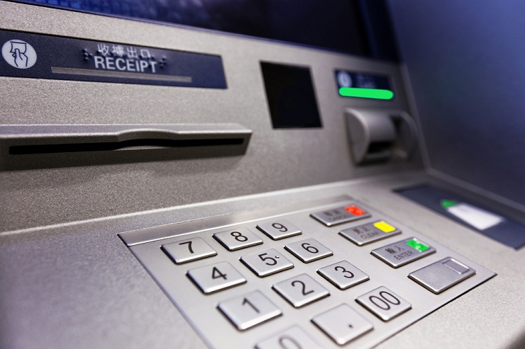 NCR предупреждает о новых видах скимминг атак на банкоматы