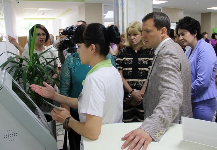 Регистратуры лечебных учреждений Алтайского края автоматизируют с помощью инфоматов записи к врачам