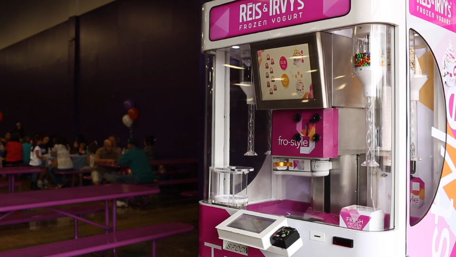 Американцы представили роботизированный киоск по продаже замороженного йогурта