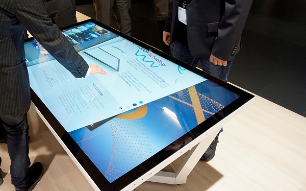 NEC представил новые модели мультитач дисплеев для сенсорных столов