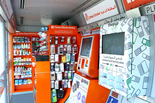 В Дубае 100 умных остановок оборудовали платежными терминалами и киосками для зарядки телефонов
