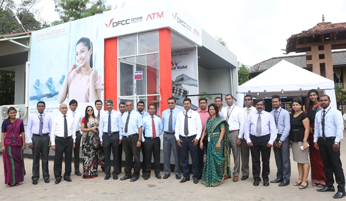 В Шри-Ланке DFCC Bank установил банкомат на солнечных батареях