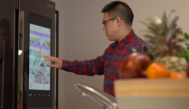 Интернет-холодильник Family Hub от Samsung будет заказывать продукты онлайн