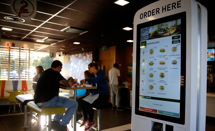 Американские рестораны McDonald's планируют перейти на киоски самообслуживания 