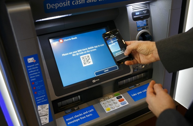 Французы выбирают банкоматы, несмотря на рост безналичных платежей и мобильного банкинга