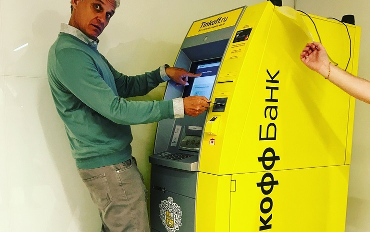В Москве установили первый smart банкомат Тинькофф Банка
