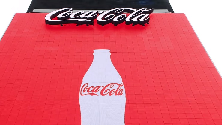 Coса-Cola представила первый в мире роботизированный 3D LED билборд 