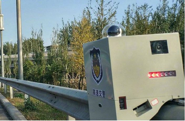 В Пекине тестируют патрульных роботов 