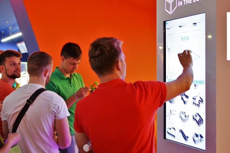 Украинский стартап «Factory in the Box» предлагает вендинг автоматы 3D-печати