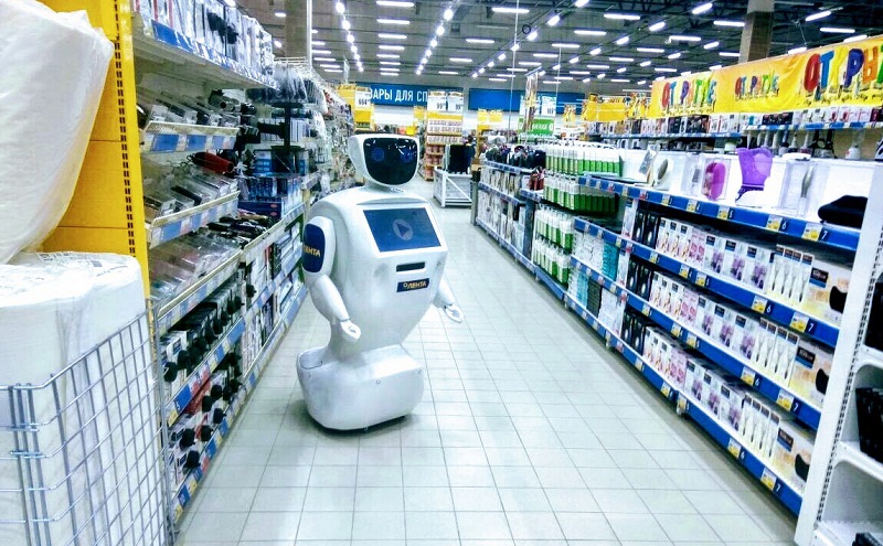 «Лента» принимает на работу роботов-консультантов