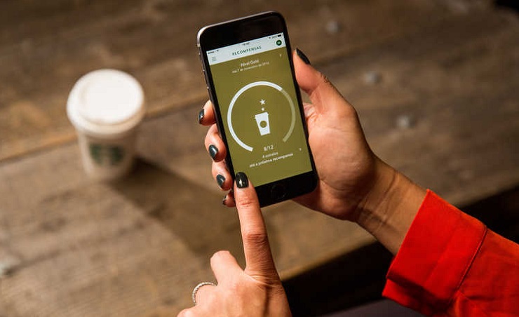 Starbucks запускает пилотный проект отказа от наличных платежей