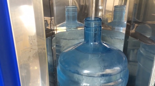 В Нижнем Новгороде суд приостановил работу 7 автоматов по продаже питьевой воды ООО «Росинка» 