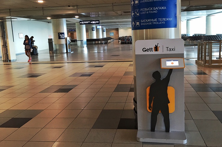 В московских аэропортах может появиться единая электронная очередь для всех такси