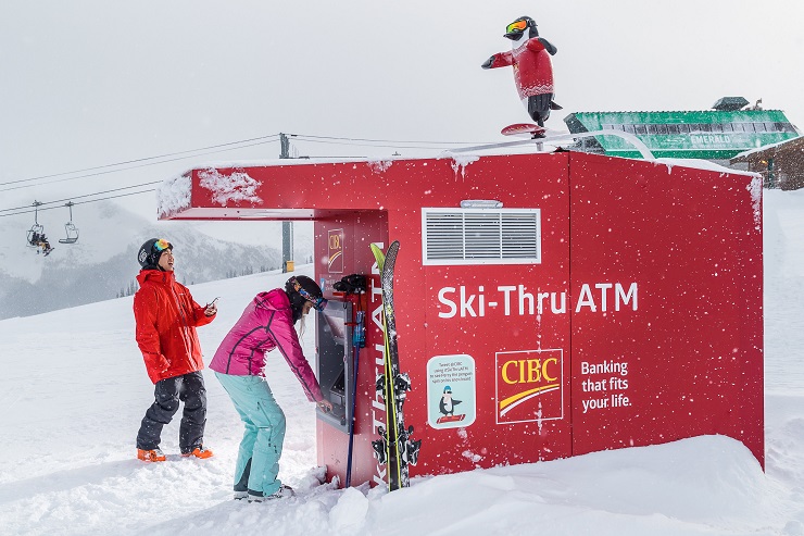 Канадский банк «CIBC» возвращает банкомат для лыжников 